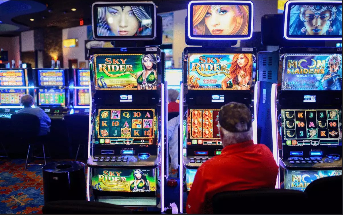 How Does The Wager Multiplier Interact With Cascading Reel Features In Game ?