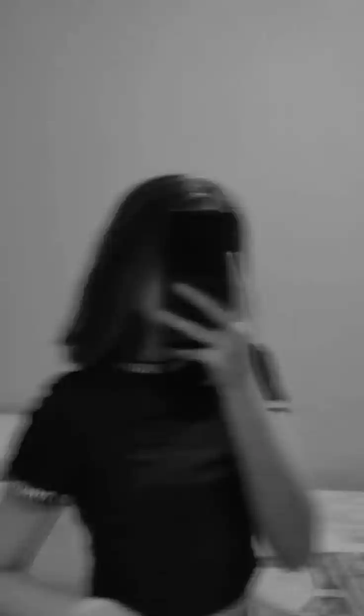 cute blur girl dp